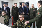 Президент Беларуси Александр Лукашенко ознакомился со структурой и задачами роты информационных технологий
