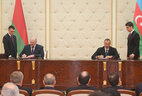 Alexander Lukashenko and Ilham Aliyev sign a joint declaration