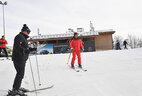 Президенты Беларуси и России Александр Лукашенко и Владимир Путин на одной из сочинских горнолыжных трасс