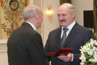Head of the general chemistry and chemistry teaching chair of the Belarusian State University Anatoly Lesnikovich receives the State Prize of the Republic of Belarus