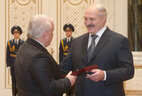 Chairman of the Board, Chief Adviser of ZAO Holographic Industry Leonid Tanin receives the State Prize of the Republic of Belarus
