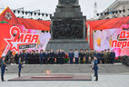 Wreath ceremony in Victory Square