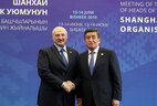 Belarus President Aleksandr Lukashenko and Kyrgyzstan President Sooronbay Jeenbekov