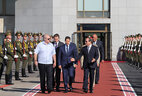 Александр Лукашенко лично проводил в аэропорту Президента Египта Абдель Фаттаха аль-Сиси