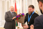 Александр Лукашенко вручил Рамзану Кадырову орден Дружбы народов