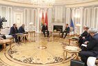 Во время встречи с Председателем Правительства Российской Федерации Дмитрием Медведевым
