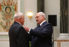 Order of Honor is conferred on Director General of the NASB Scientific and Practical Center for Foodstuffs Zenon Lovkis