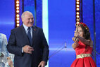 Ksenia Galetskaya, who won the Grand Prix of the Vitebsk Junior Song Contest in 2019, receives her award from the hands of the President
