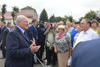 Aleksandr Lukashenko talks to the residents of Kostyukovichi